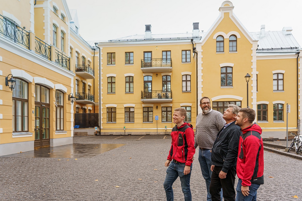 Kestävä Kivitalo -palkinto Kurjenlinnan peruskorjaukselle ja Tikkurilan  kirkolle - Yrittäjä-lehti Varsinais-Suomi